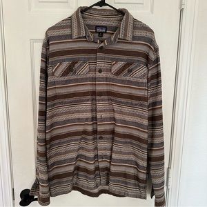 Patagonia Long-Sleeved Midweight Fjord Flannel Shirt | Men’s Medium